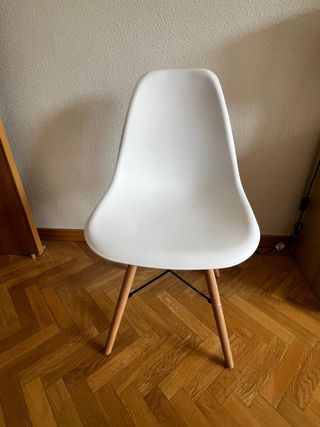 Sedie nordiche in legno bianco (set 4)