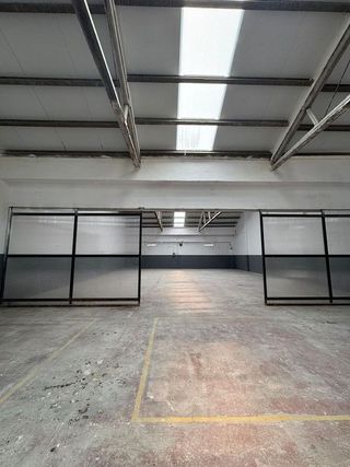 Nave industrial en alquiler en Zona Industrial en Barbera del Vallès