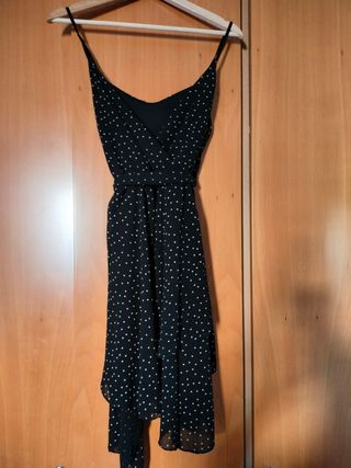 Vestido negro con lunares blancos