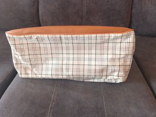 Maleta de mano con diseño a cuadros