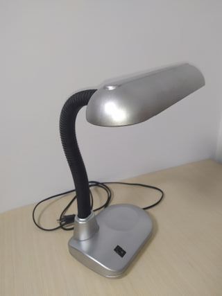 Lámpara de Escritorio Flexo con Cuello Negro