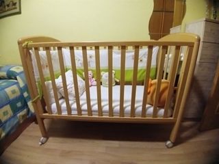 Cuna de madera haya