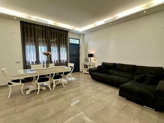 Casa adosada en venta en El Castellar-L´Oliveral en Valencia