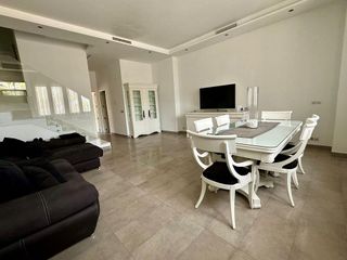 Casa adosada en venta en El Castellar-L´Oliveral en Valencia