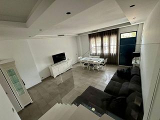 Casa adosada en venta en El Castellar-L´Oliveral en Valencia