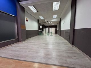 Local comercial en alquiler en Centro en Ourense