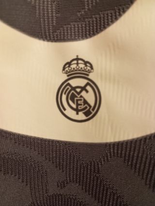 Camiseta Real Madrid Authentic 24/25 UCL Mbappe.