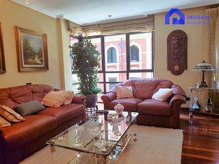 Piso en venta en Zona Teatro Campoamor en Oviedo