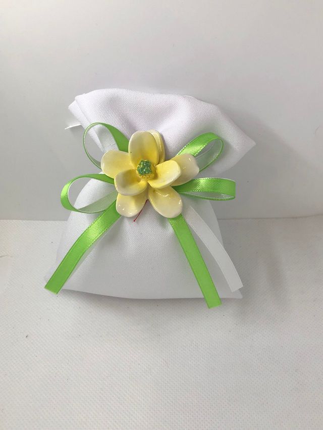 Bomboniera Sacchetto Bianco con Fiore Colorato