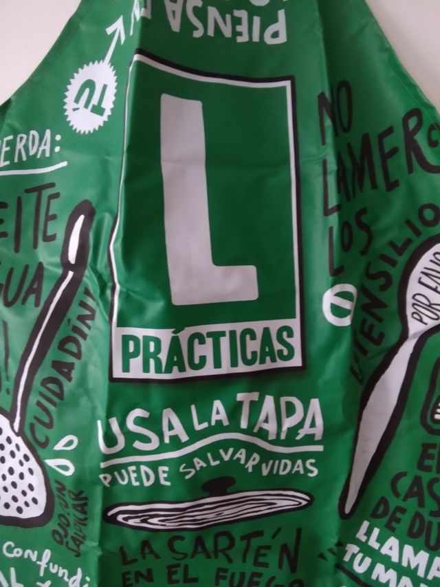 Delantal divertido de Rei Zentolo