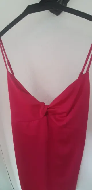 Vestido Bershka satén fucsia T.XS