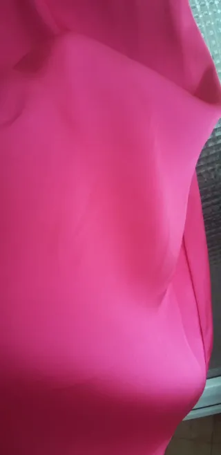 Vestido Bershka satén fucsia T.XS