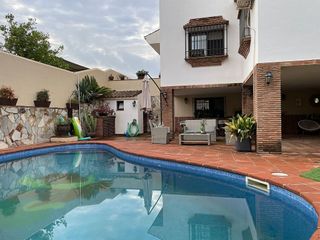 Chalet en venta en La Granja-La Colina-Los Pastores en Algeciras