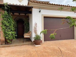 Chalet en venta en La Granja-La Colina-Los Pastores en Algeciras