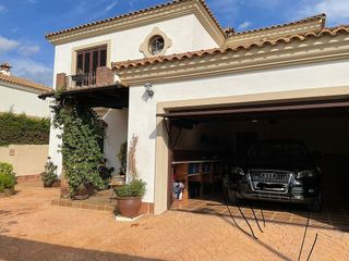 Chalet en venta en La Granja-La Colina-Los Pastores en Algeciras