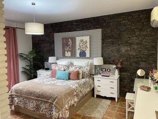 Chalet en venta en La Granja-La Colina-Los Pastores en Algeciras