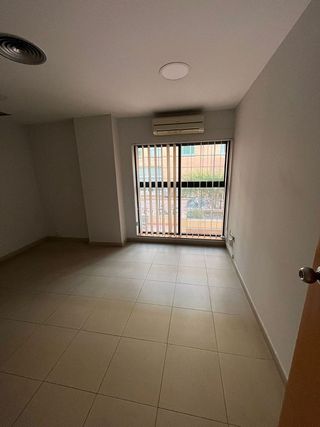 Oficina en alquiler en La Calzada en Sevilla