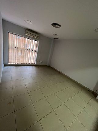 Oficina en alquiler en La Calzada en Sevilla