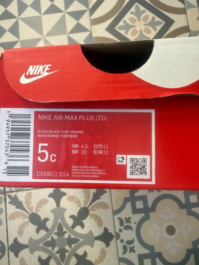 Nike TN Infantil Negro Naranja