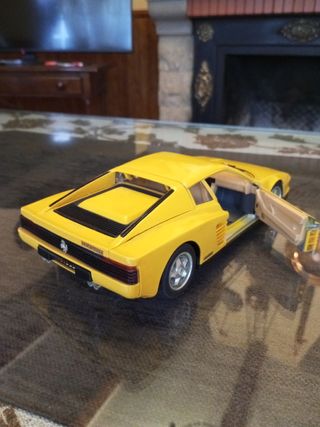 1:18 FERRARI TESTAROSSA DEL 1984