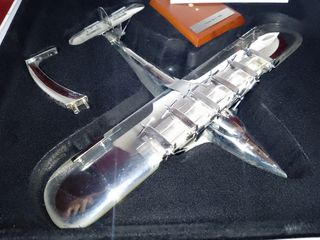 Avión de colección militar 