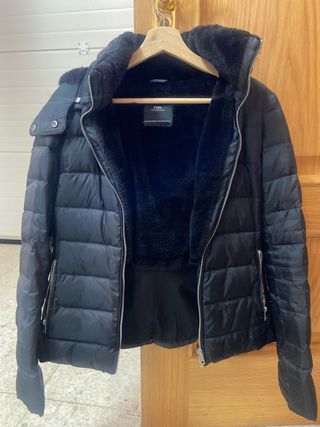 Abrigo acolchado corto Zara negro
