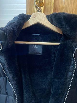 Abrigo acolchado corto Zara negro