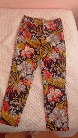 Pantalón estampado floral