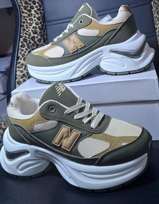 Zapatillas New Balance Blancas y Negras