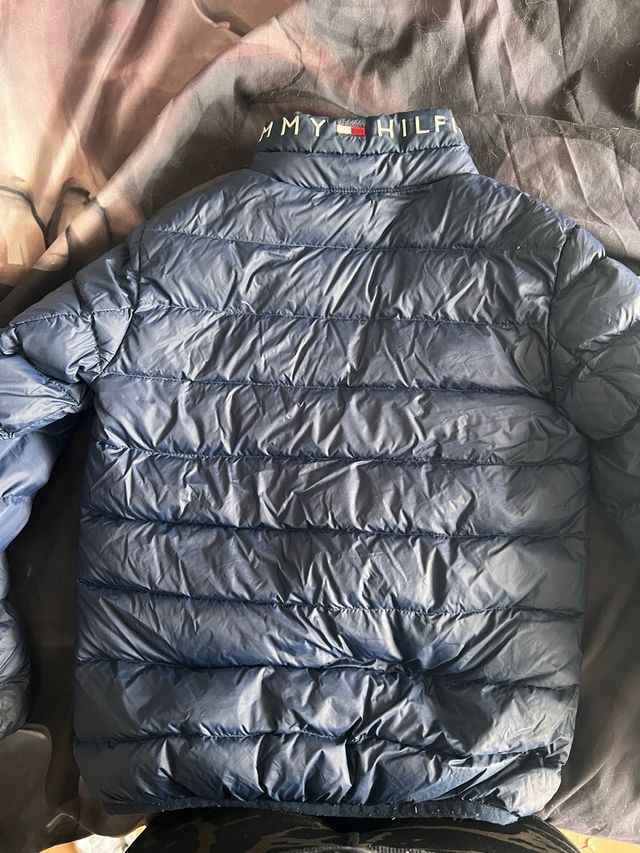 Cazadora Tommy Hilfiger azul talla 7/8 (128)