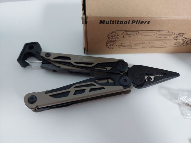 Alicates Multiusos con Funda y Accesorios