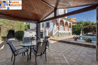 Chalet en venta en Gójar
