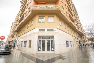 Local comercial en alquiler en Ensanche en Pamplona