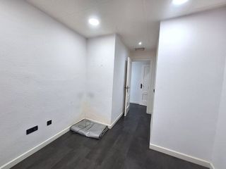 Local comercial en alquiler en El Llano en Gijón
