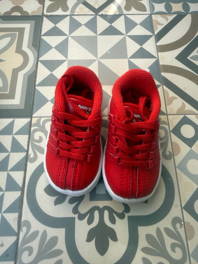 Zapatillas rojas Angry Birds