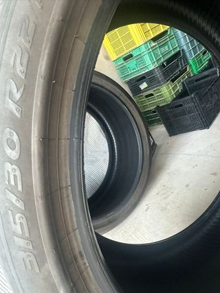 2 Neumáticos de coche Pirelli pzO 315/30/22"