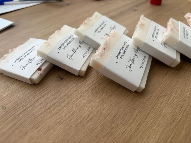 Jabón Artesanal con Sales del Himalaya