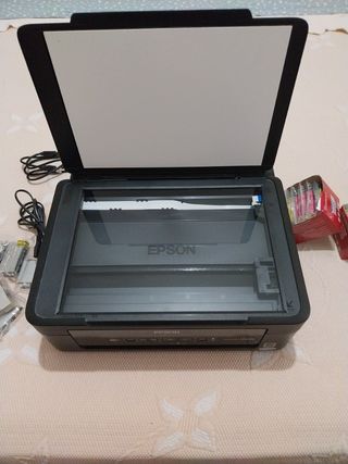 Impresora Epson Stylus SX235W + Cartuchos