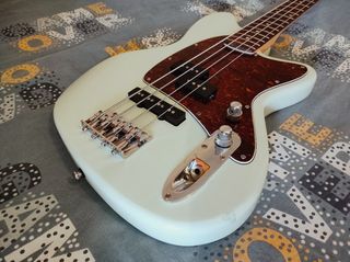 Bajo Ibanez TMB 100