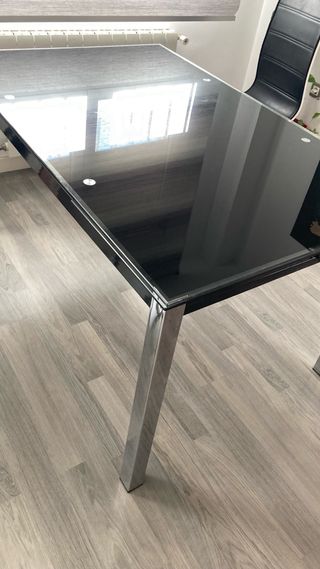 Mesa de comedor extensible de  cristal y metal