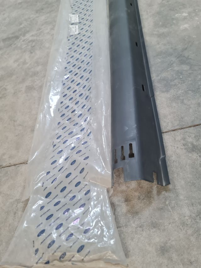 Estribo Ford 1111105