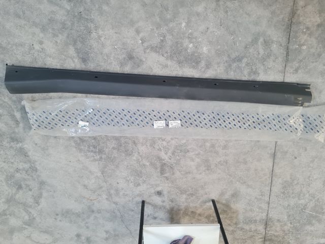Estribo Ford 1111105
