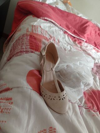 Zapato tacón beige