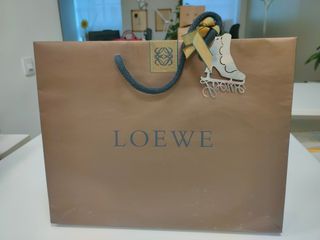 Bolsa regalo Loewe vintage con charm patín