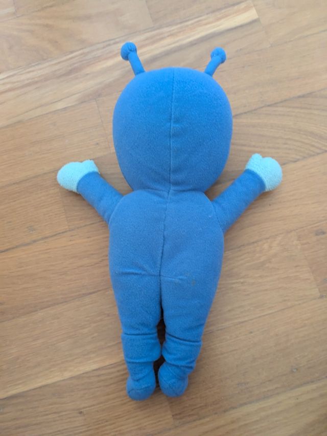 Peluche alienígena azul