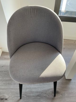 4 Sillas Tapizadas de BANAK