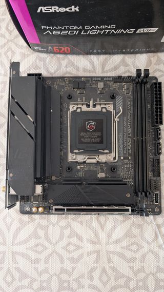 Placa Base ASRock A620I Lightning WiFi Mini-ITX