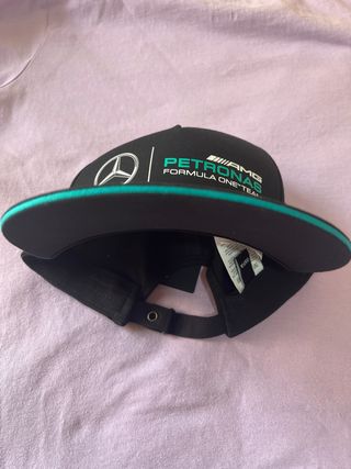 Gorra Mercedes Petronas F1 Negra