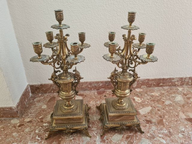 Candelabros de bronce antiguos