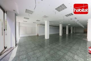 Local comercial en alquiler en Ensanche en Pamplona